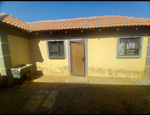 3 BEDROOM HOUSE FOR SALE IN TSAKANE